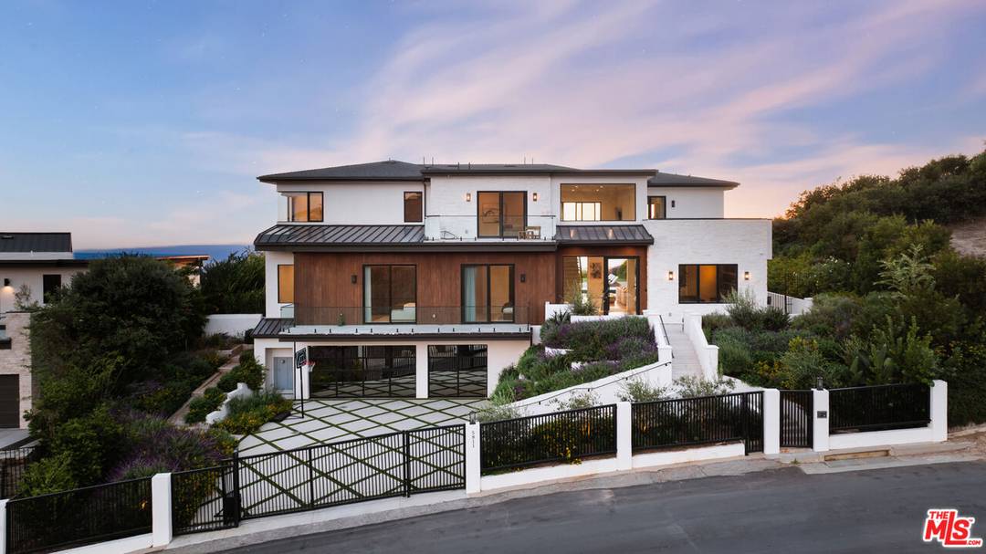 5811 Murphy Way 5BR Malibu La