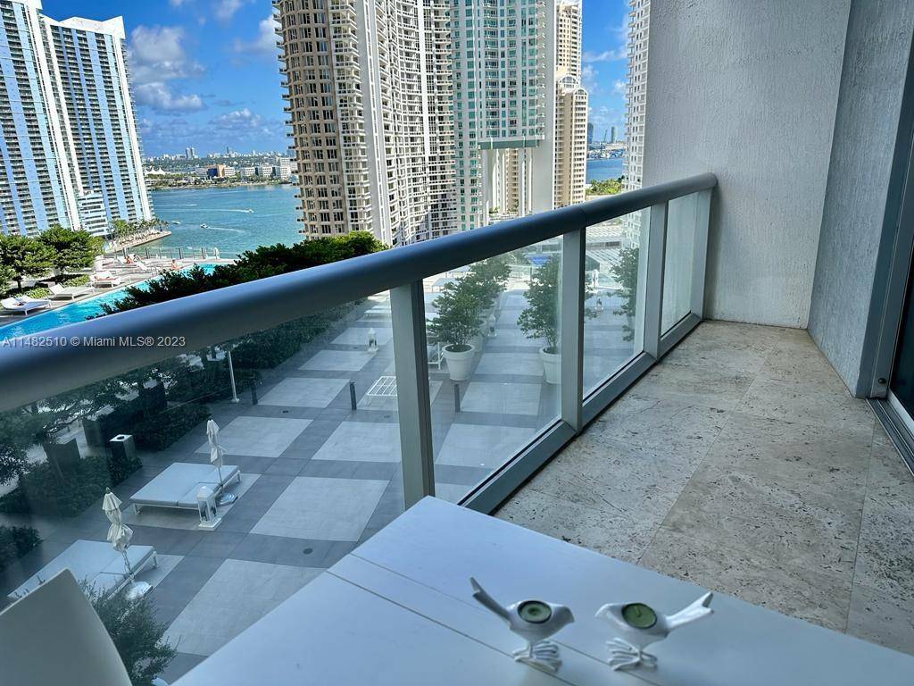 A stunning 1 1 unit at ICON 2 on prestigious Brickell Ave with abundant natural light in the living dining room and bedroom.