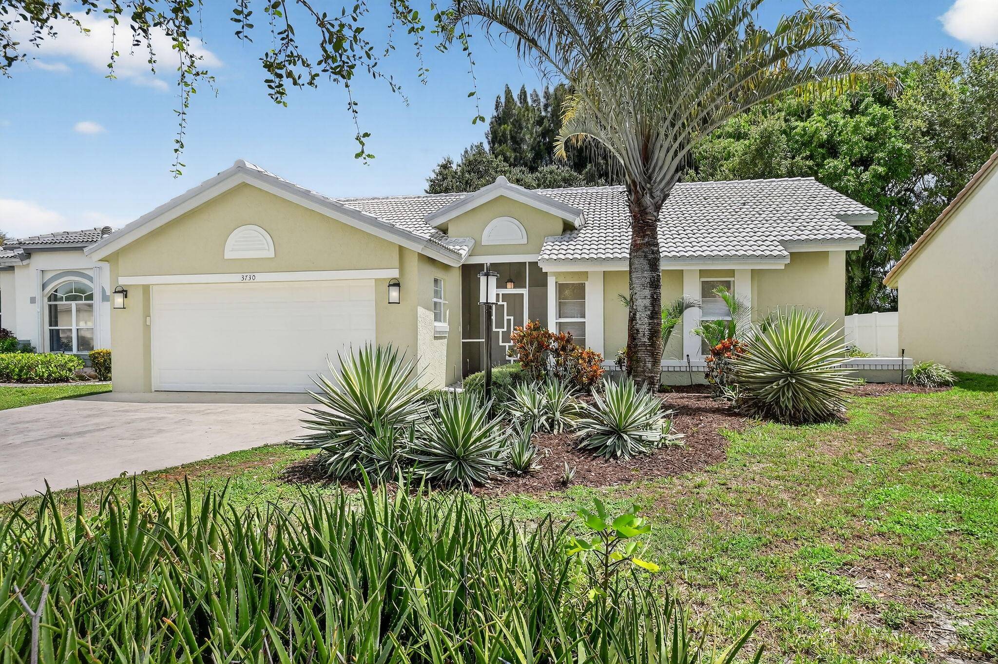 Welcome to the beautiful 55 gated community of Summer Chase in Lake Worth.
