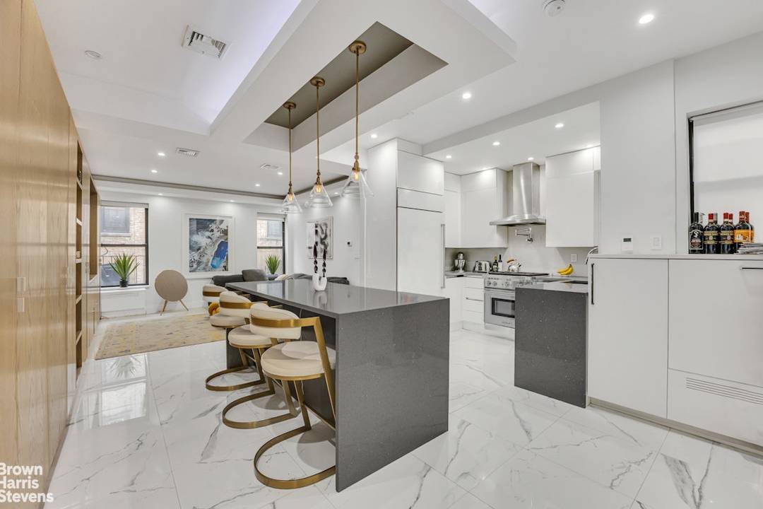 XXXMINT PREWAR 2 BEDROOM 2 BATH 2 AMAZING TO DESCRIBE.