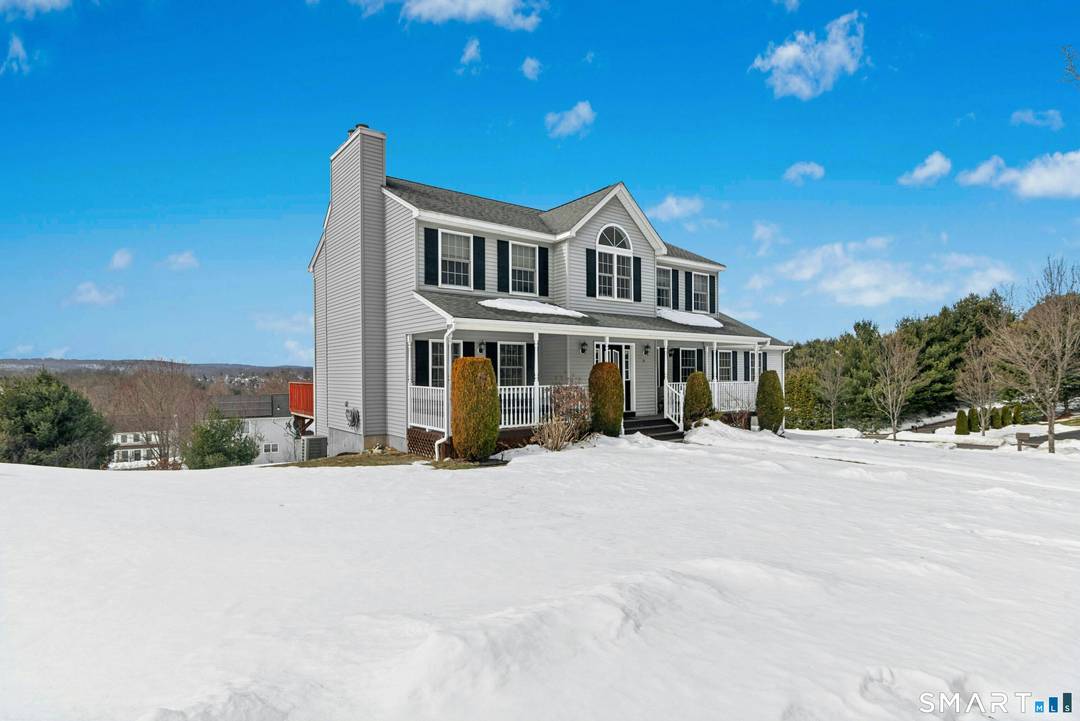 Welcome to this stunning 4 bedroom, 2.