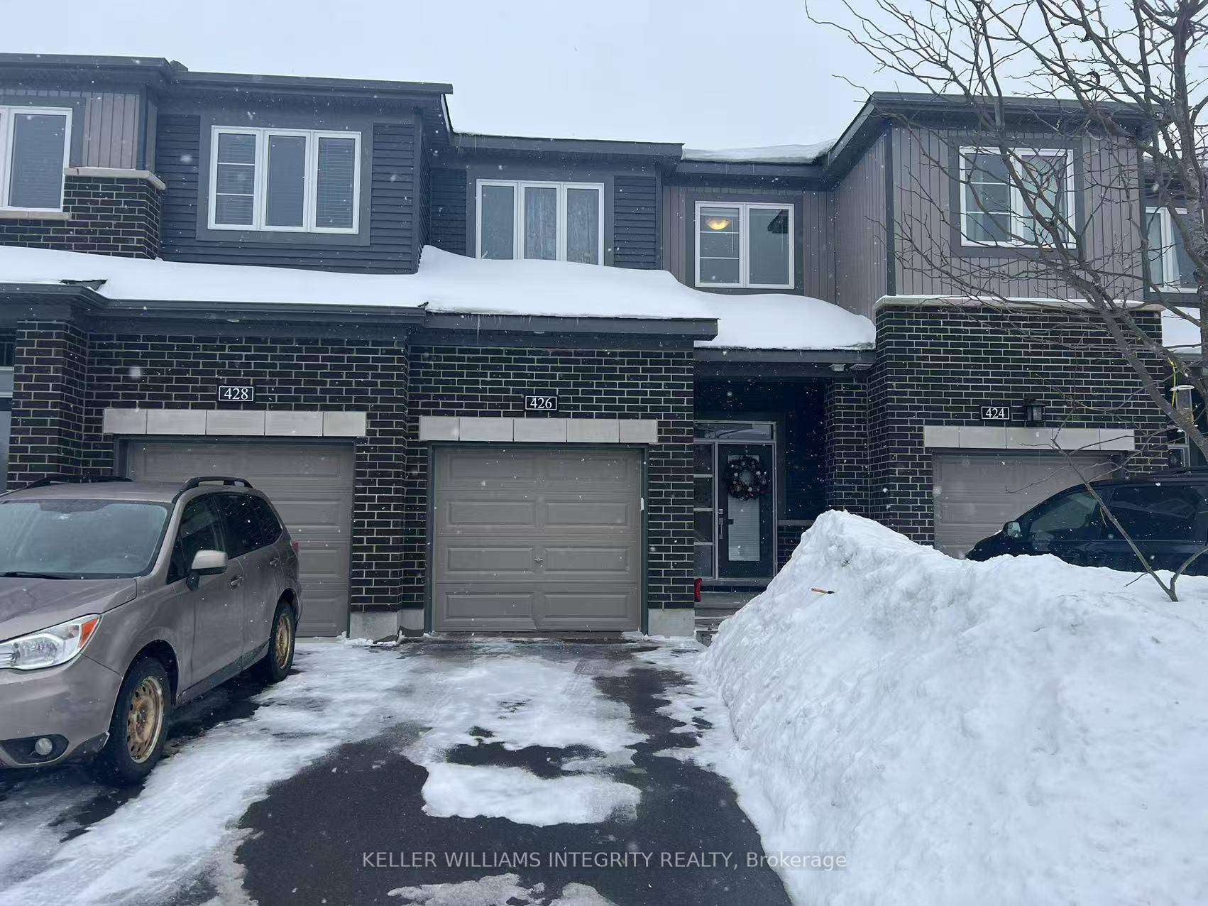 Immaculately maintained MINTO Haven townhome in the vibrant neighborhood of Barrhaven is available for lease.