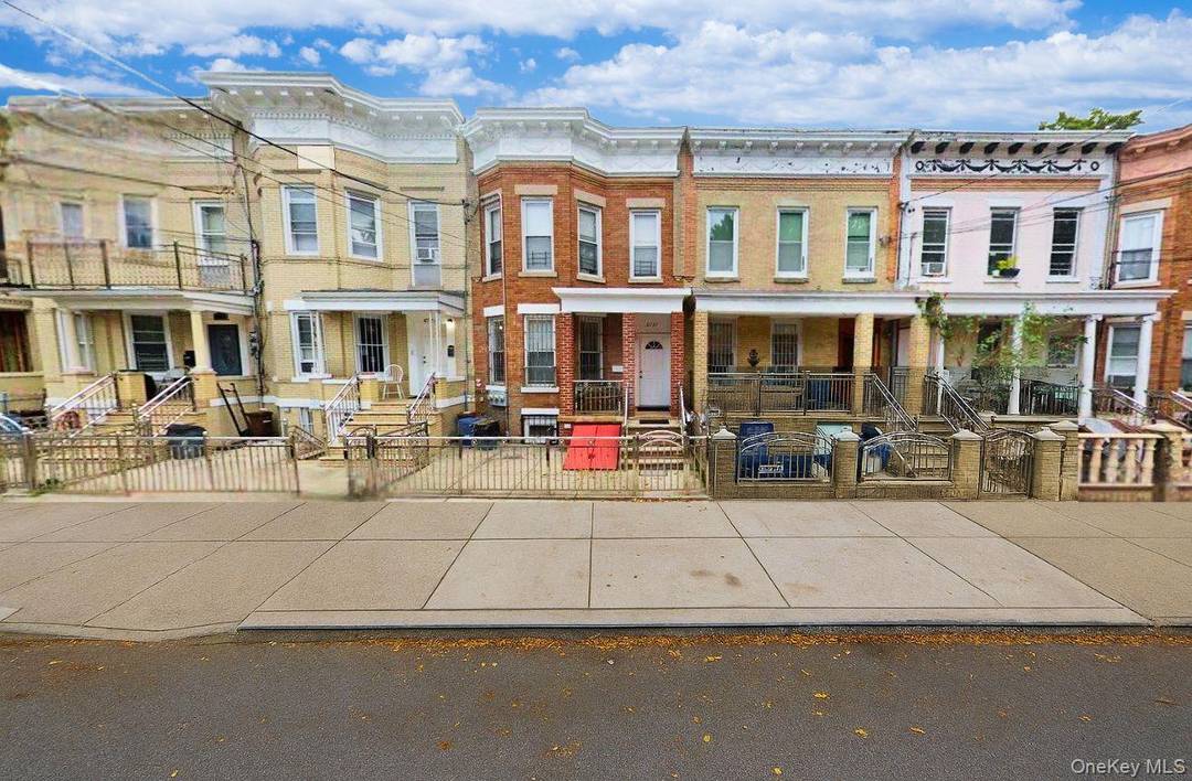 Beautiful 2 family home located in the heart of Woodhaven.