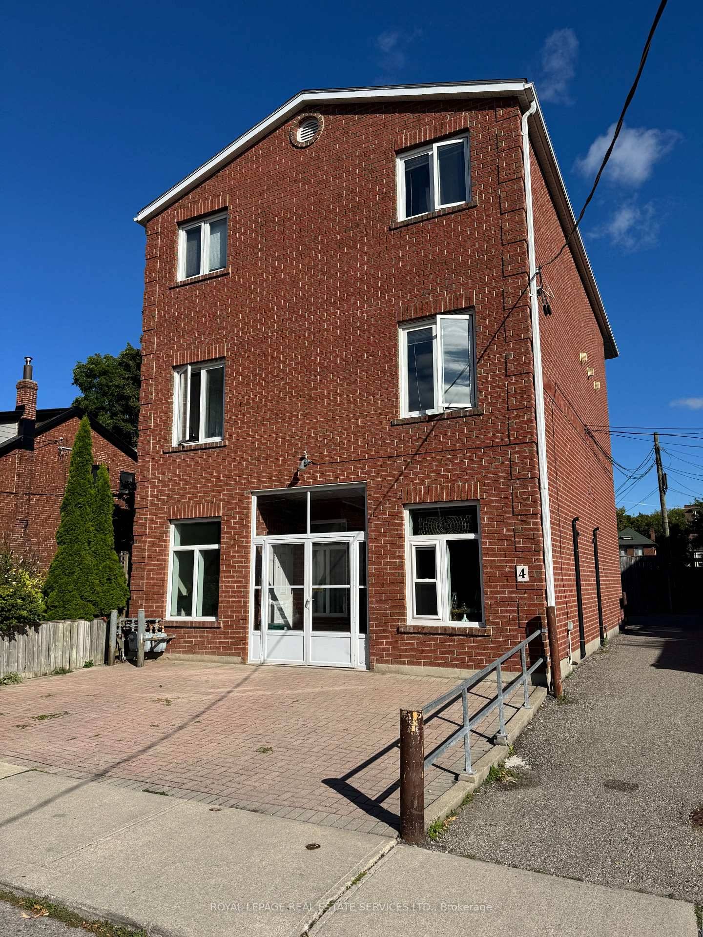 Bloor West Village Gem ! Fantastic Location In A Quiet Boutique Building.