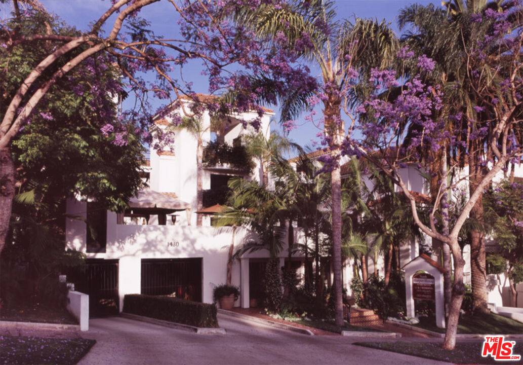 1430  N HARPER AVE 3BR Hollywood Hills East La