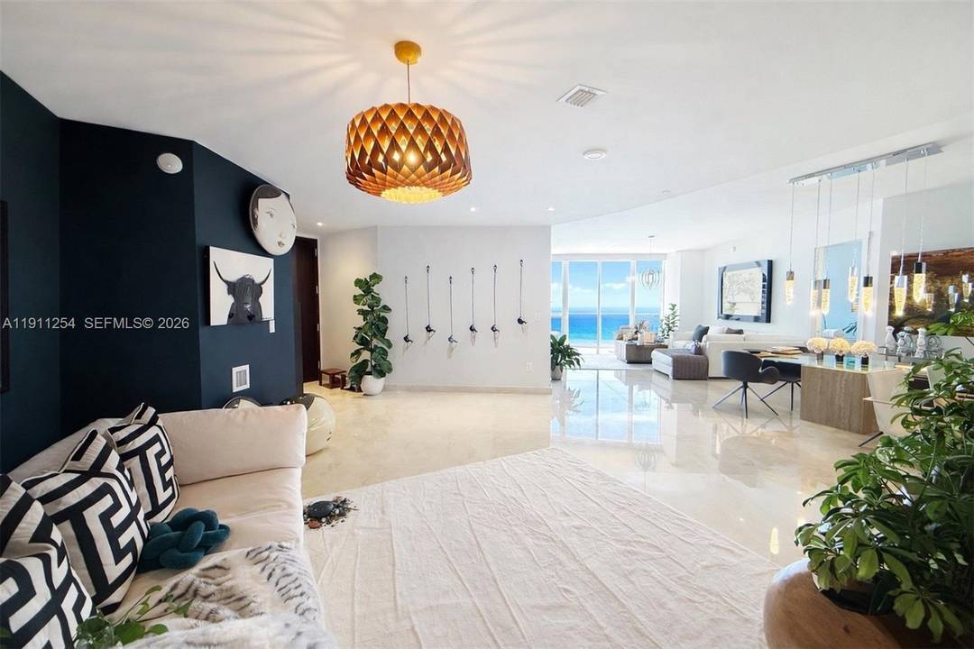 Spectacular ocean views from multiple exposures.