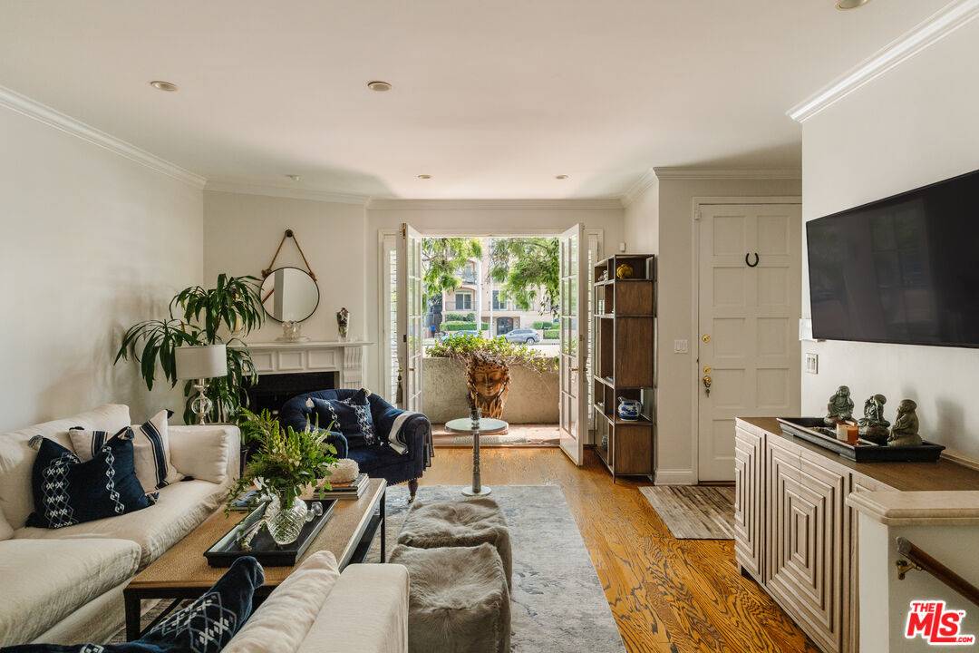8611 Burton Way 3BR Beverly Grove La