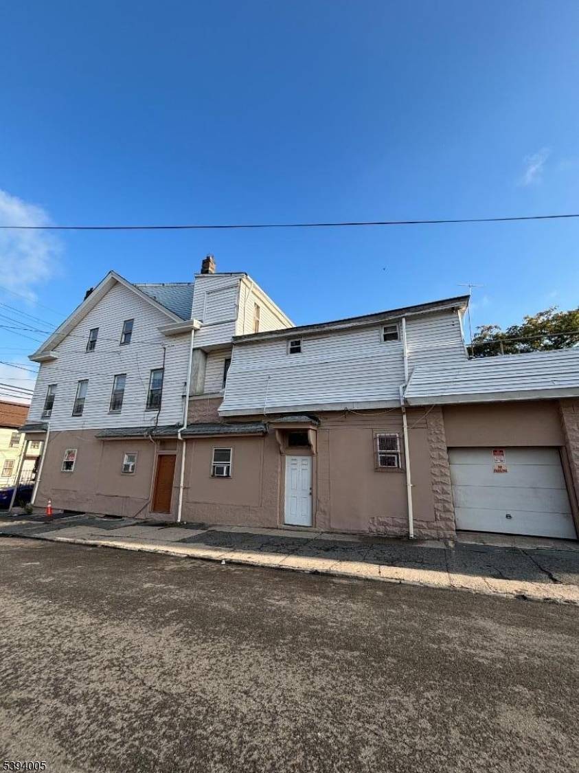 Attention Investors ! Legal 3 family house for sale ?