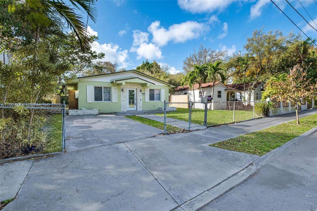 Location, lifestyle, and convenience come together in this bright 3 bedroom, 2 bath home ideally situated near Miami s most sought after neighborhoods, including the Miami Design District, Midtown Miami, ...