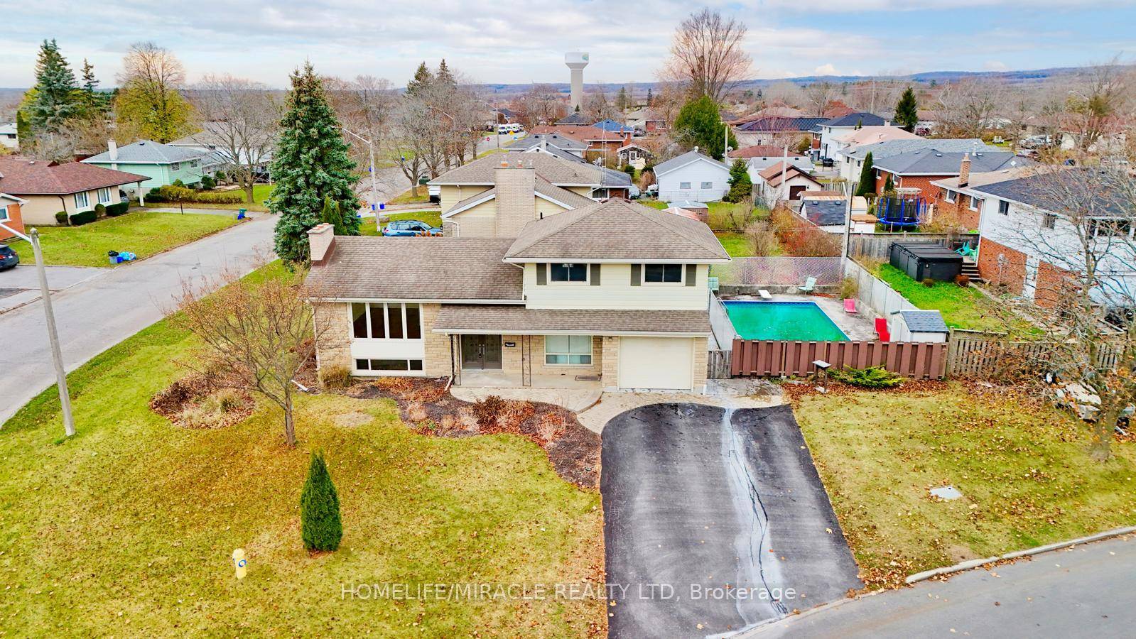 Absolutely Beautiful Corner Lot All Brick amp ; Stone Detached Home Available For Lease In A High Demand Community.