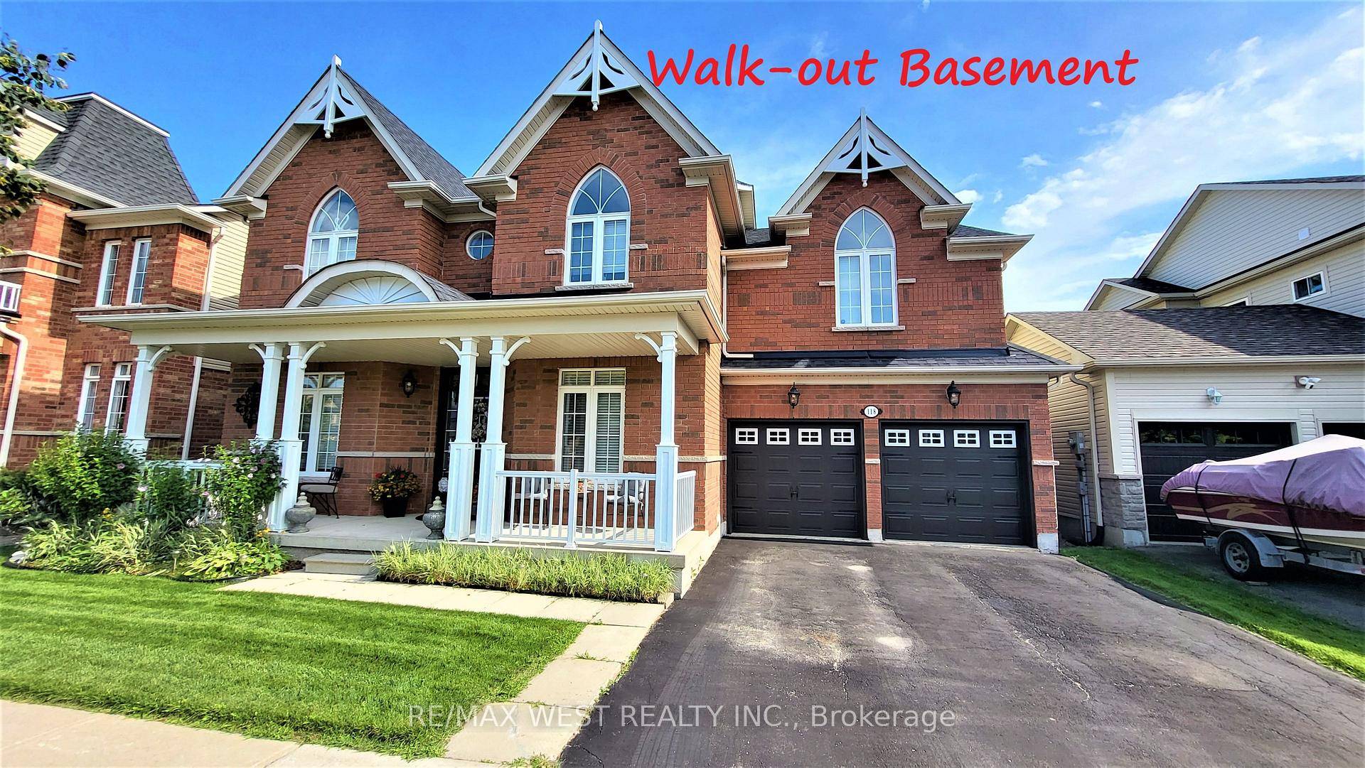 This beautiful executive home is located in a highly sought after neighborhood in South Barrie.