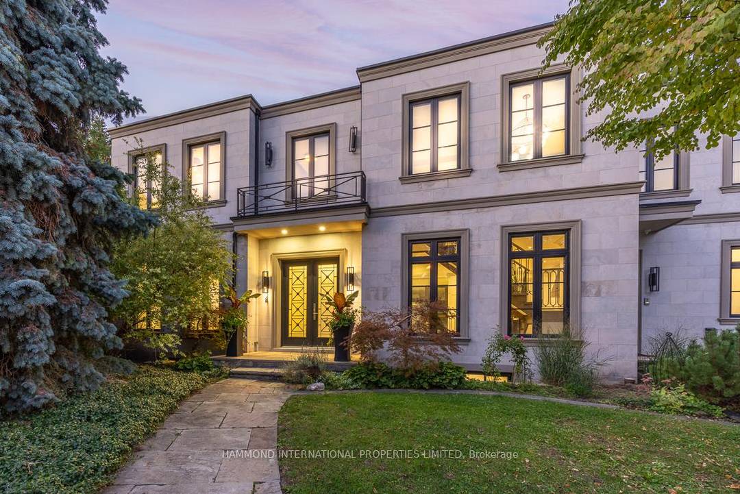 Vistas on the fairway. Where modern design meets timeless tranquility.