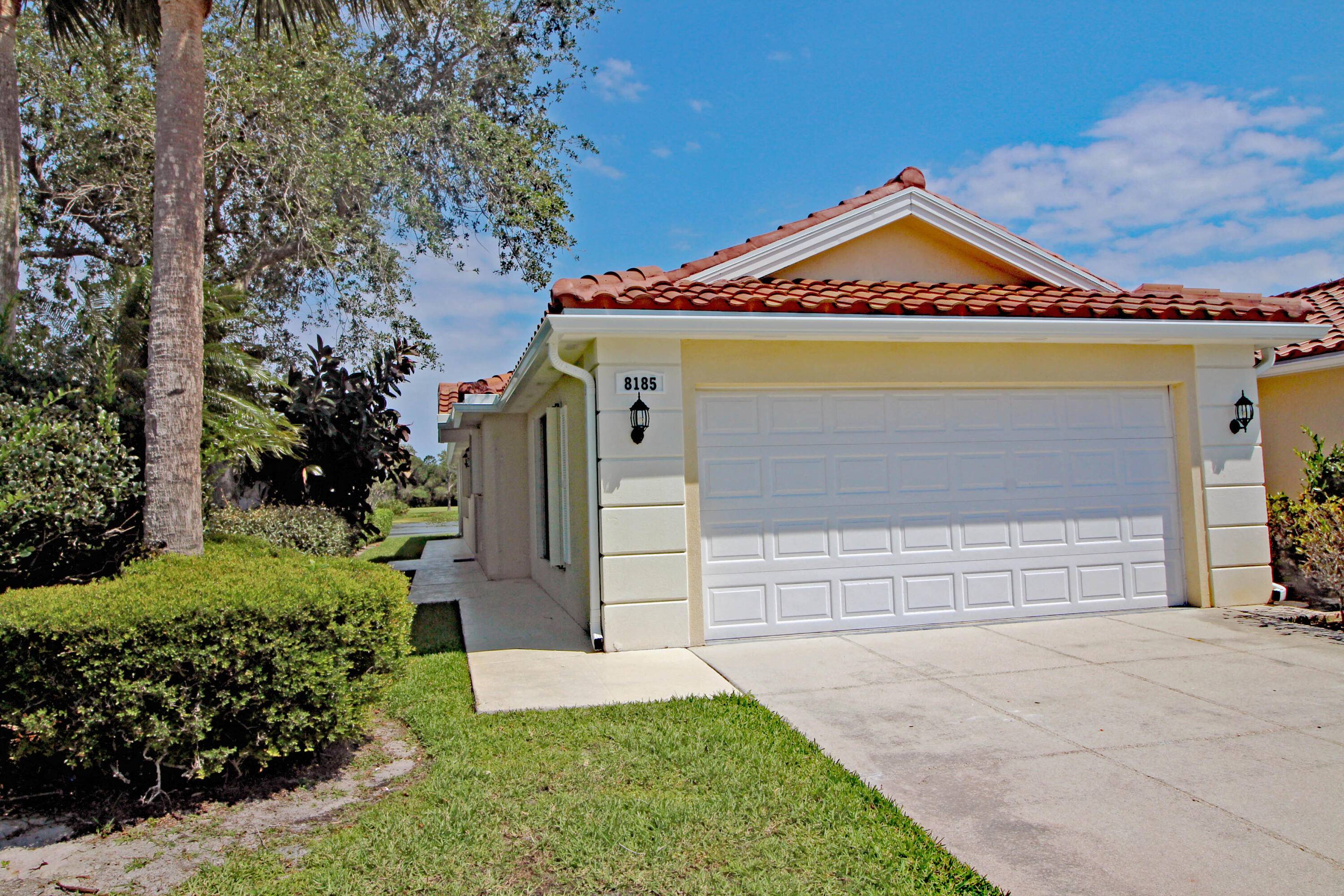 A wonderful opportunity awaits you with this Capri 3 villa offering a spectacular view of the lake and the 13th hole.