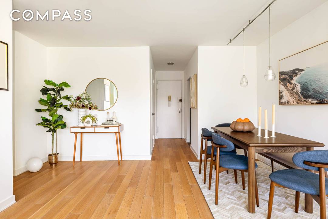 ONE BEDROOM HOME OFFICE Generously sized one bedroom on the Upper West Side has been thoughtfully designed to include a versatile home office for remote working, nursery or guest room ...