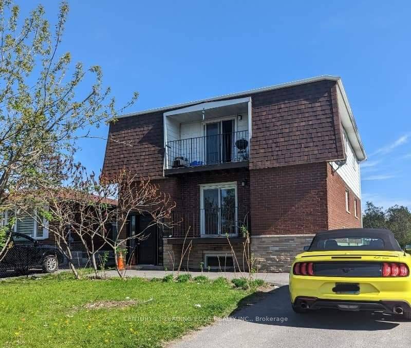 Spacious 3 Bedroom Apartment with Private Balcony amp ; Shared Backyard Backing Onto Green Space !