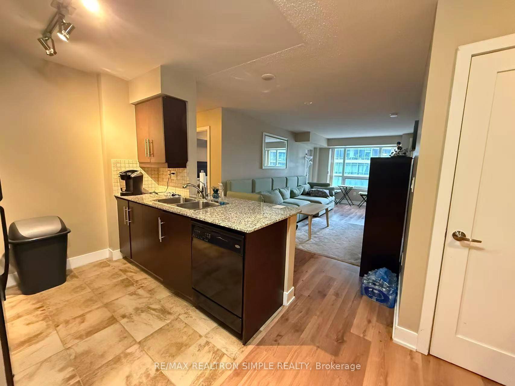 Located in Torontos vibrant Entertainment District, 20 Blue Jays Way offers the perfect blend of style, convenience, and city life.