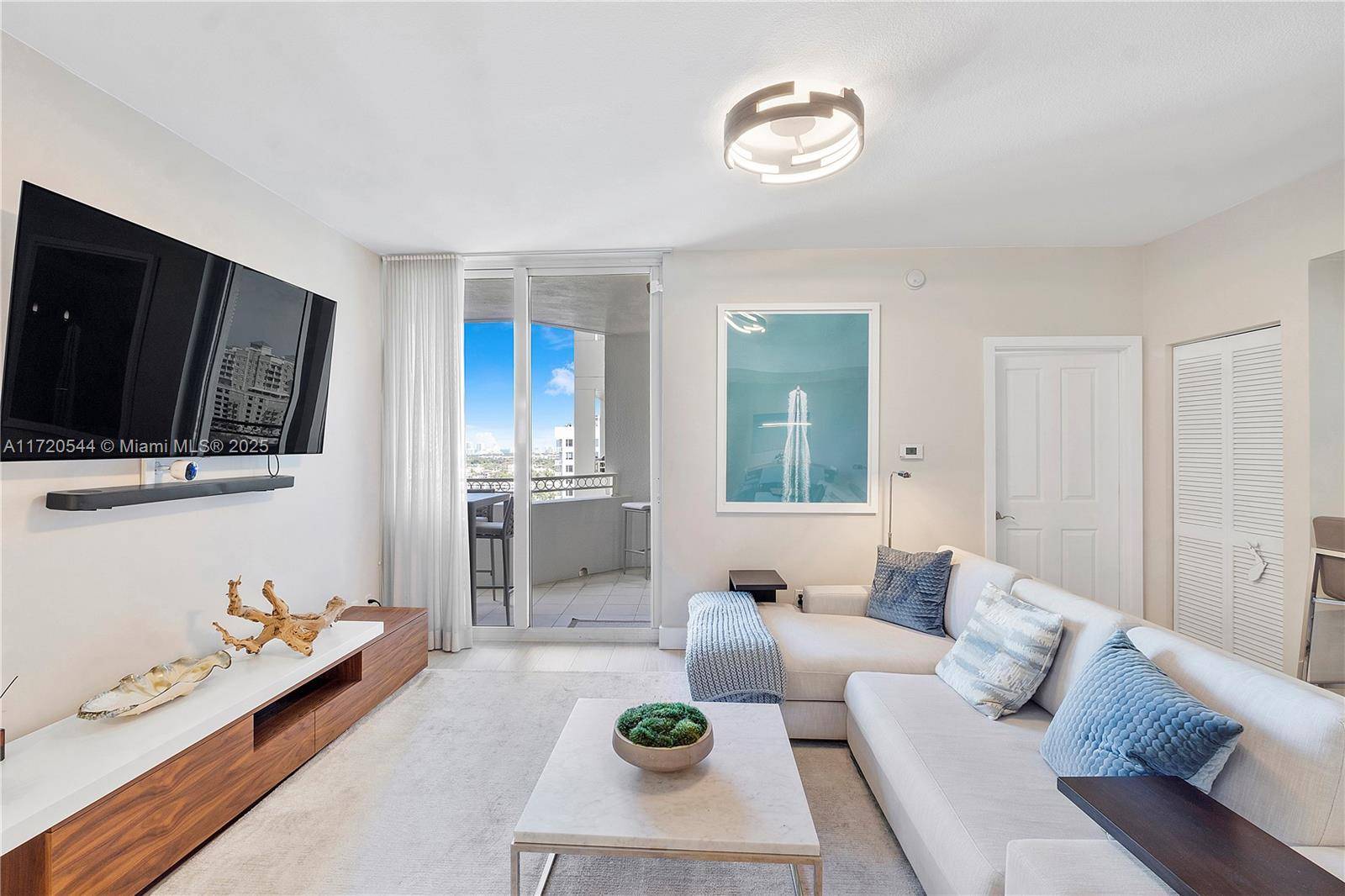 Motivated Seller ! Luxury living awaits !