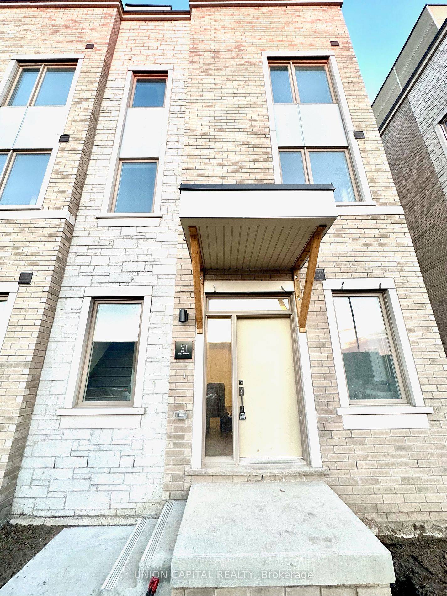 Brand New, Never Lived In Luxury End Unit Townhouse In Prime Vaughan Metropolitan Centre !