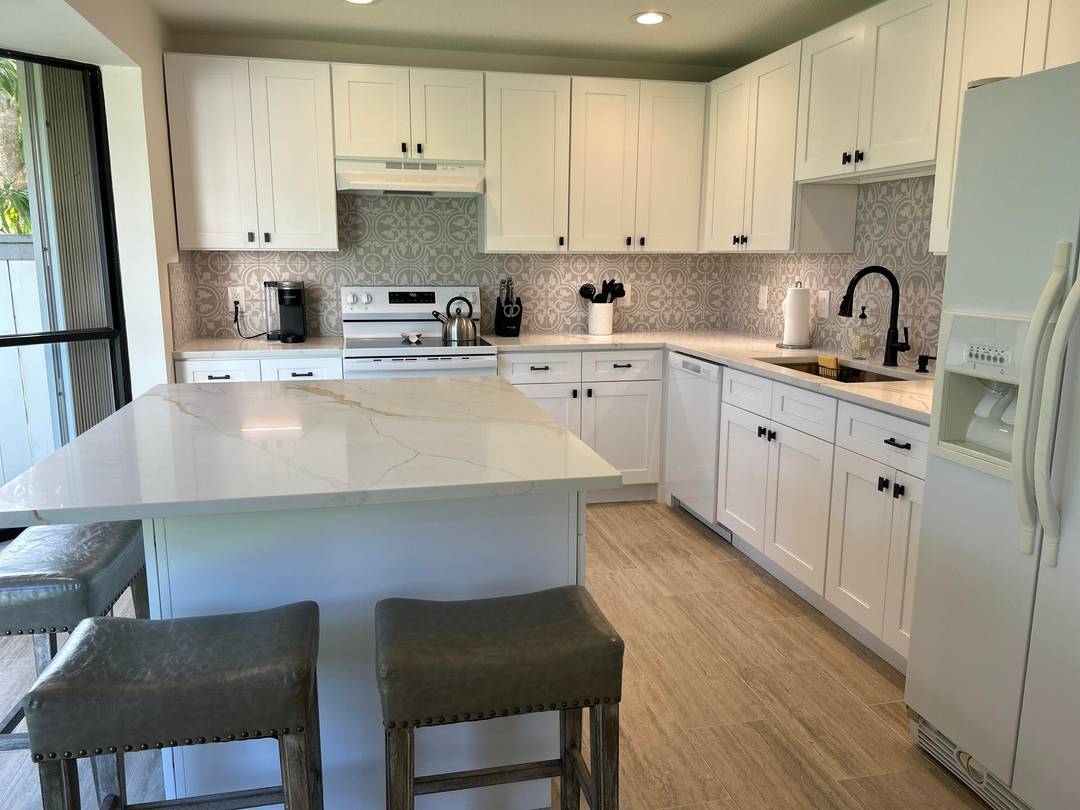 FAST HOA approval. Newly renovated very specious 2495 sq ft end unit townhouse minutes to WEF, schools, shopping and amenities.