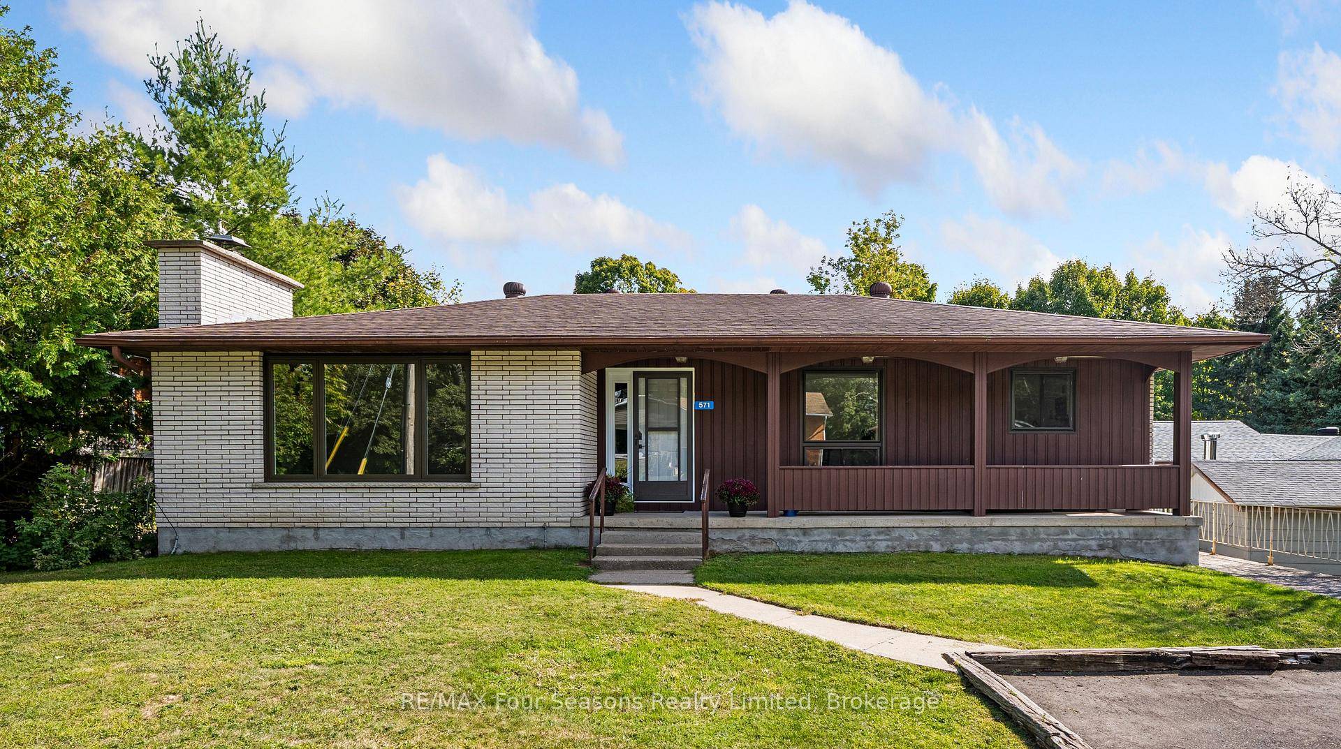 Welcome to this beautifully updated bungalow nestled in the heart of Gravenhurst, just a short stroll from Gull Lake Park and the downtown core.
