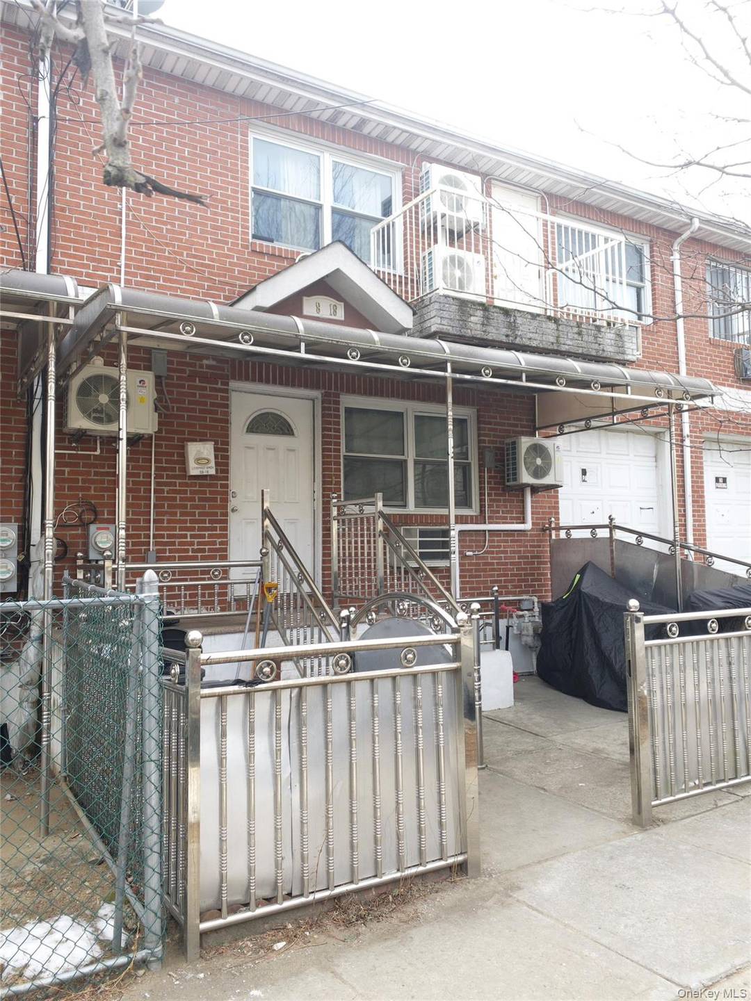 Discover the potential in this charming, recently built and updated brick attached 3 bedroom, 3 bath home in Jamaica Hills, NY, perfectly positioned in a peaceful yet vibrant residential pocket ...