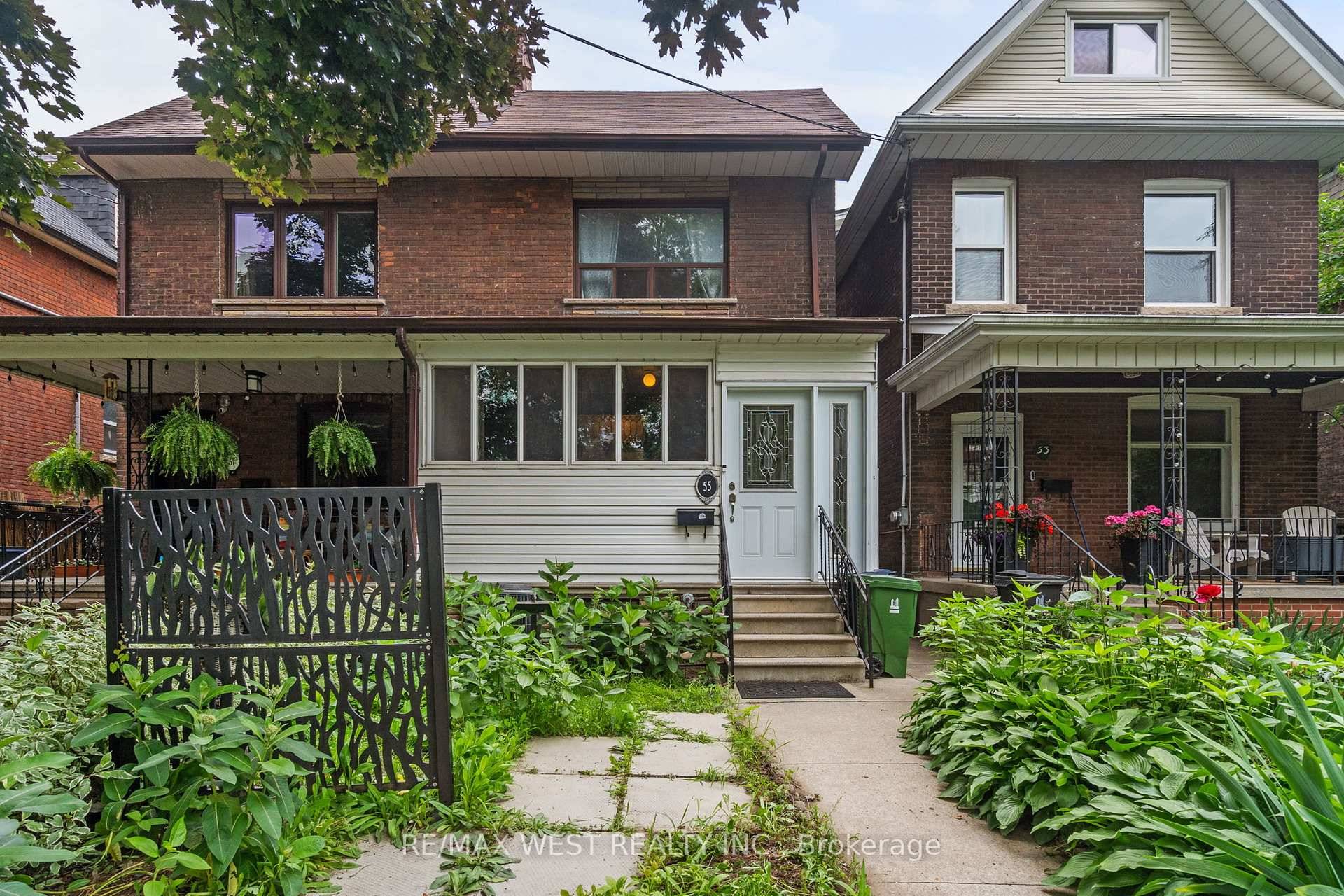 Prime Location ! Amazing Live in amp ; Rent Out Investment Opportunity !