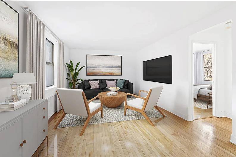 descriptionWELCOME TO 305 WEST 18th STREET an established mid century Condominium located on a lovely tree lined block in the heart of Chelsea.