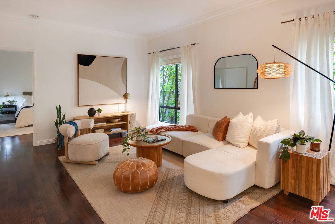 1140   Alta Loma Rd 1BR Sunset Strip La