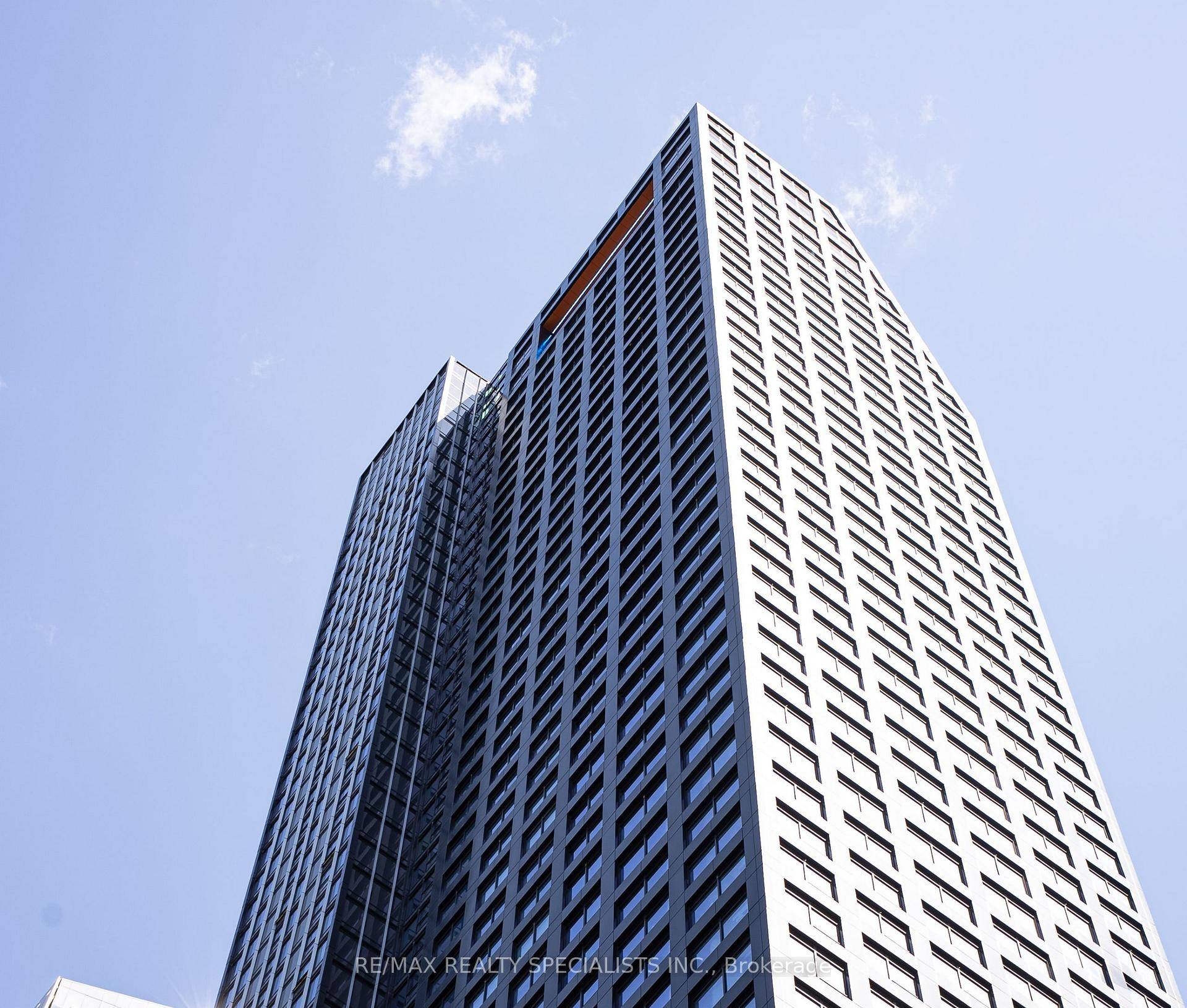 Brand New, Never Lived In Stylish Corner Suite in the Heart of Downtown Toronto !