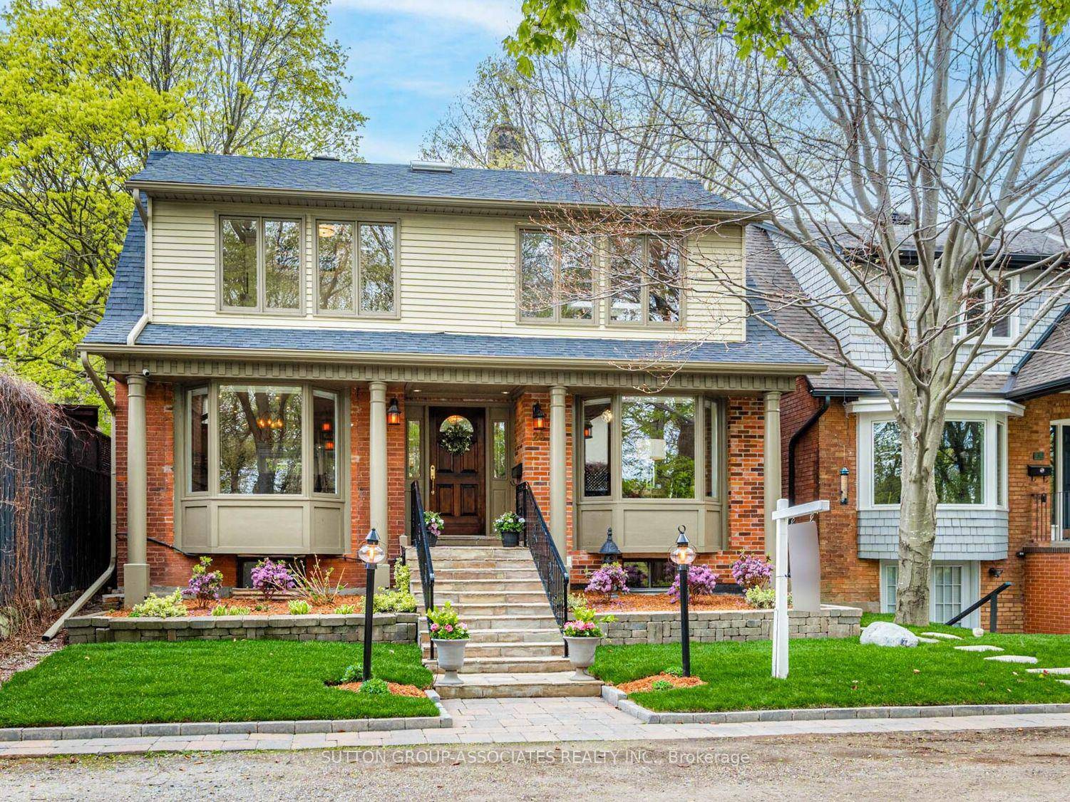 A Rare Opportunity In A Prime Location Facing The Ravine !