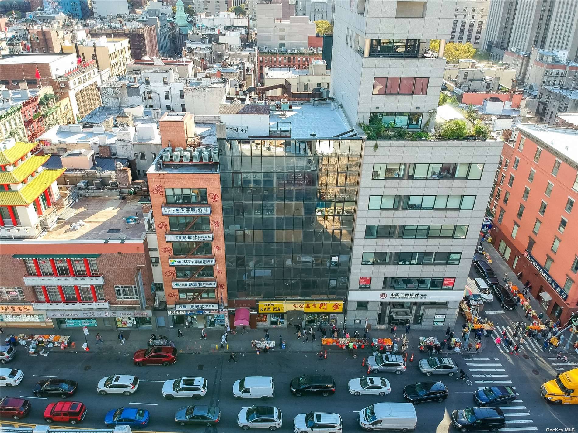 This 1847 gross sq ft commercial condo is perfectly located in the bustling heart of Chinatown, between Mott and Mulberry Streets on Canal Street's south side.