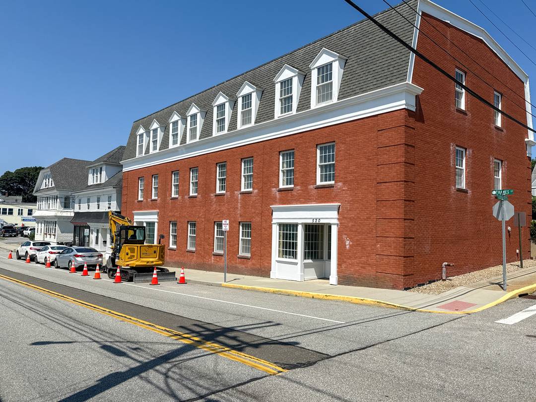 520 Thames Street presents a rare opportunity to acquire a highly functional, strategically located office asset in the heart of southeastern Connecticut's most dynamic employment corridor.