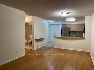 This Beautiful Condo Suite Is Conveniently Located In Central Mississauga.