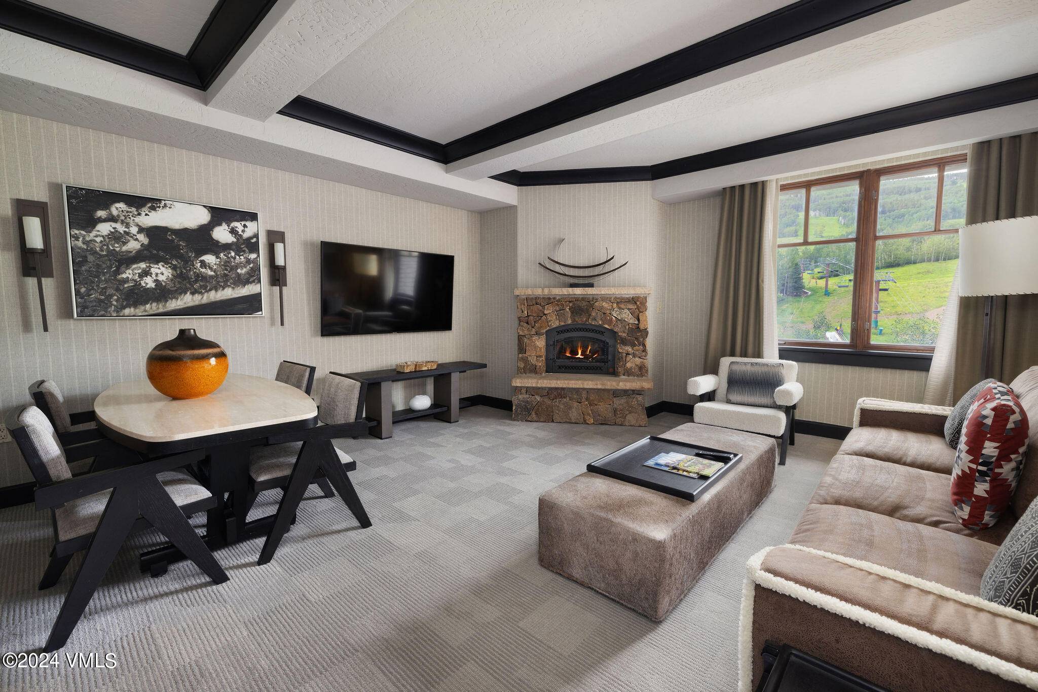 Located in the exclusive gated community of Bachelor Gulch, this beautiful suite offers sunny southern views of the ski slopes and mountains beyond located in the luxurious Ritz Carlton.