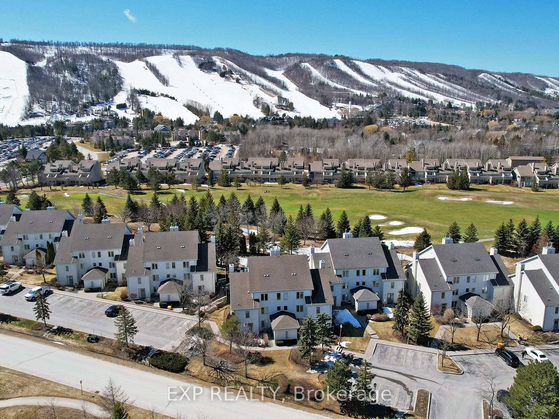 Welcome To Your Dream Retreat Nestled In The Heat Of Blue Mountain.