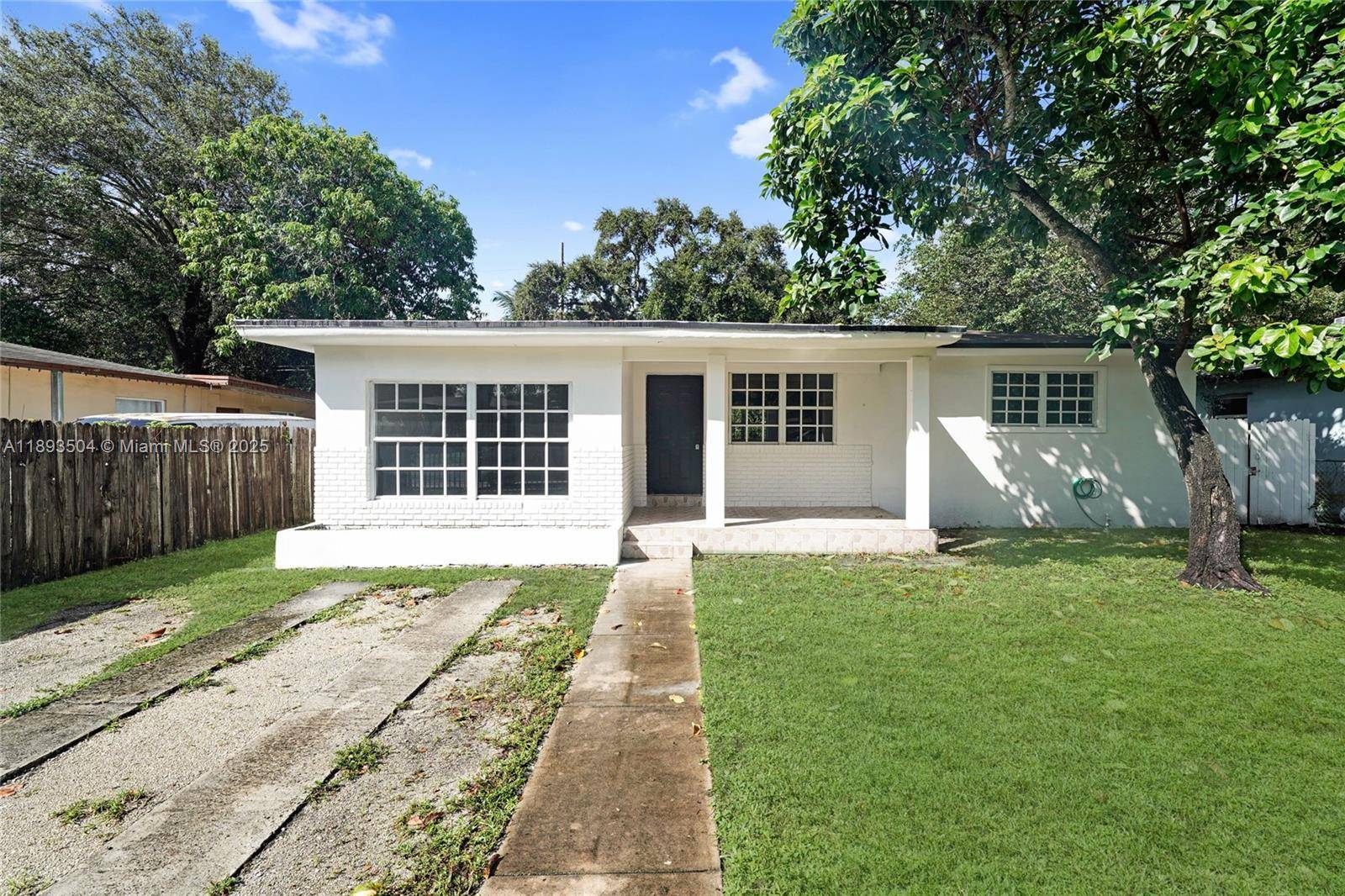 Welcome to this lovely North Miami home that perfectly blends comfort and convenience.
