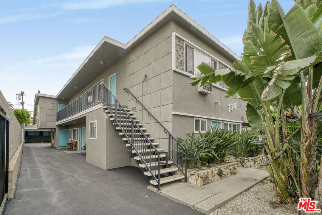 738 N Hudson Ave 9BR Hancock Park La