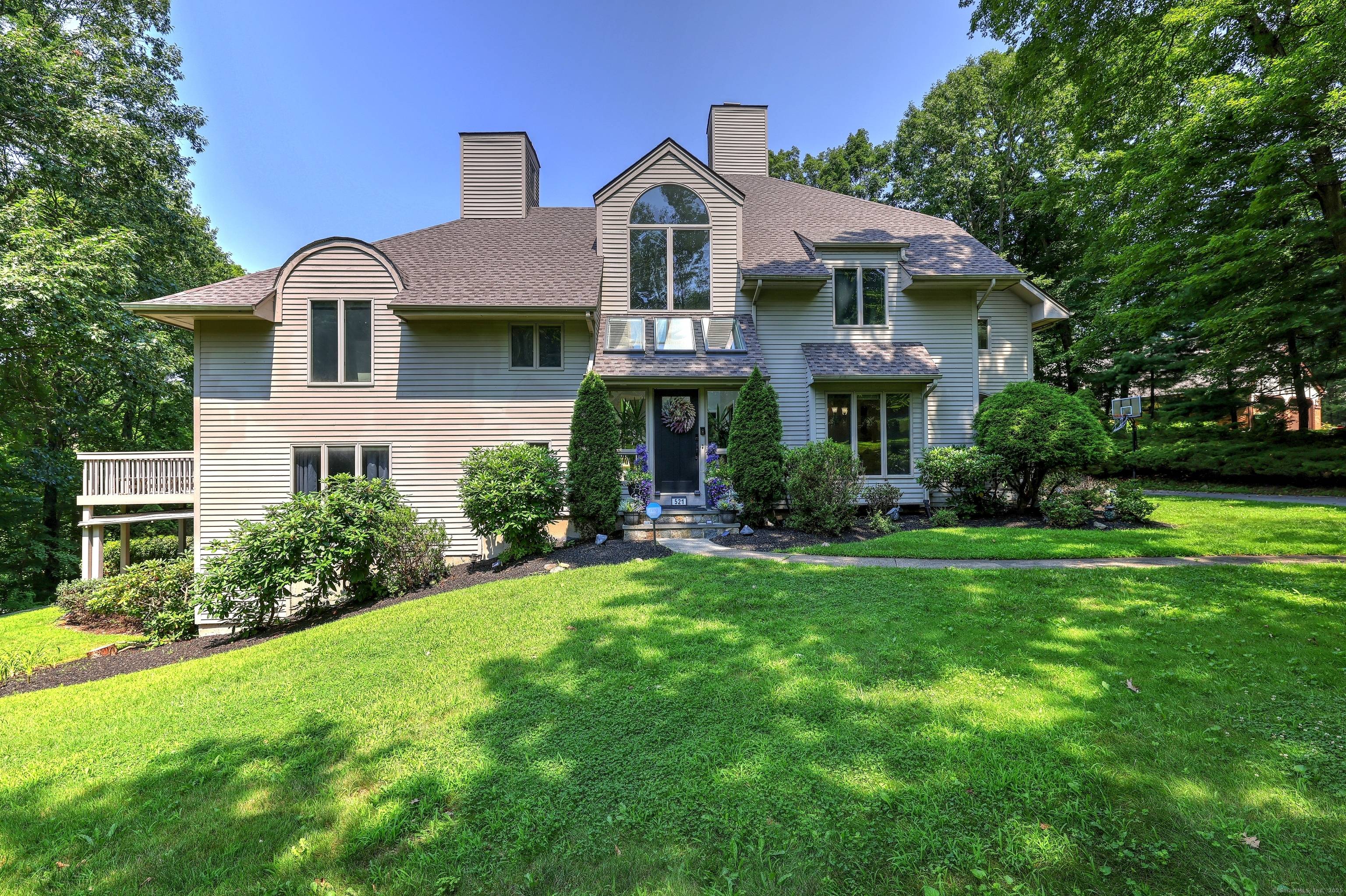 Luxury Living in Glastonbury, CT 5, 000 Sq Ft Custom Colonial Welcome to your dream home an exquisite custom colonial offering over 5, 000 square feet of refined living space ...