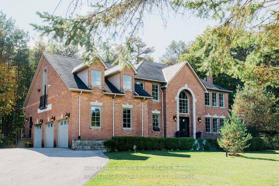 Lucky Number 8. Exquisite Home In Prestigious Trail Of The Woods Siting On 1.