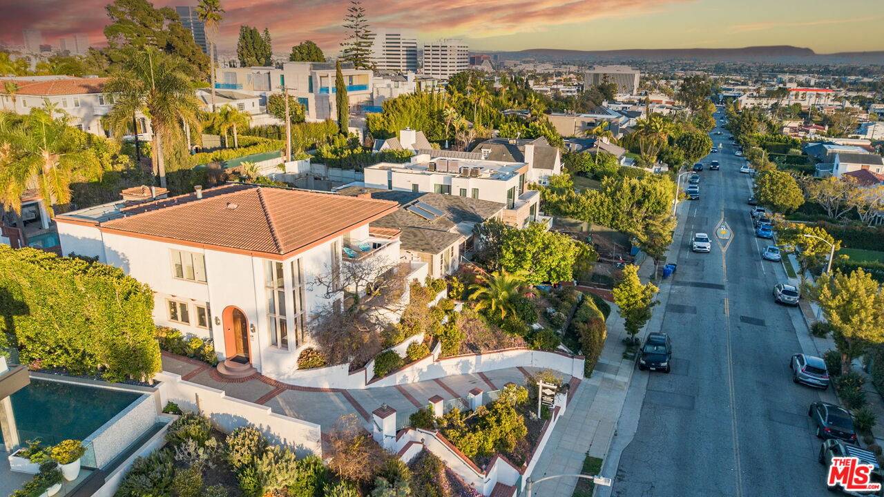 905   Berkeley St 4BR Santa Monica La