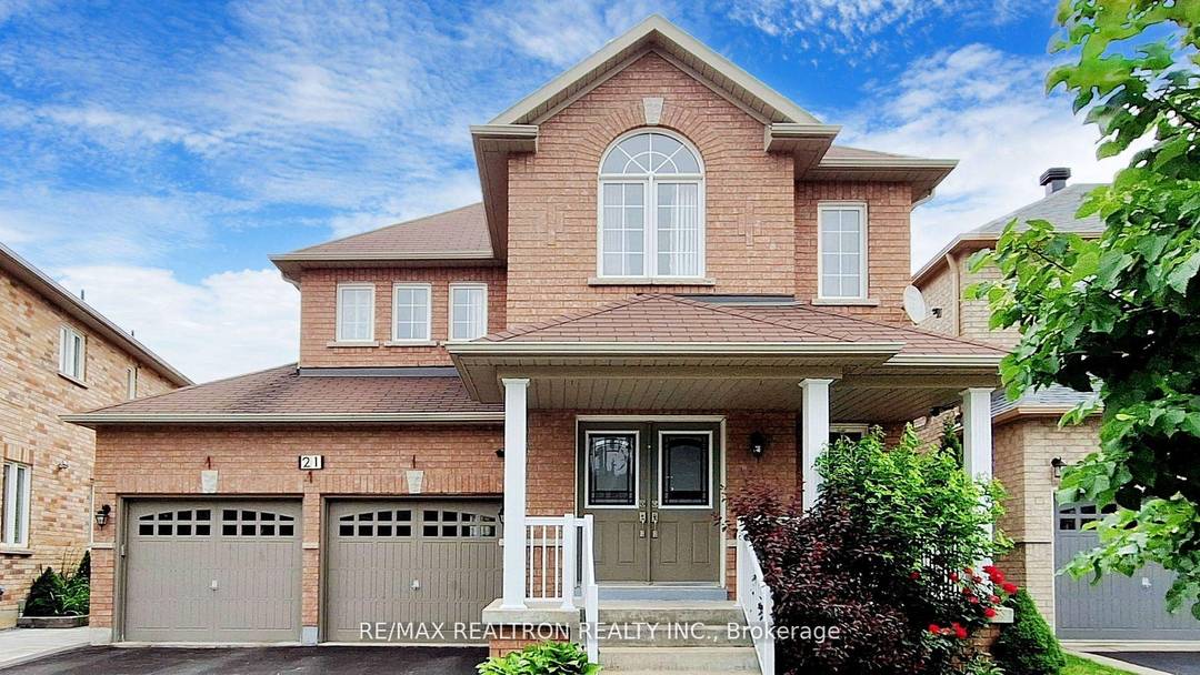 Gorgeous 4 bedroom, 3 Bathroom Main amp ; Second Floor beauty located in prestigious Greensborough community.