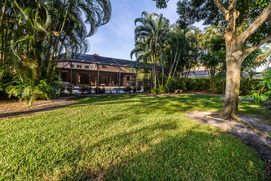 Discover one of Boca Raton's most desirable locations Boca Bath Tennis enjoy the privacy, security and prestige of this gated tennis community.