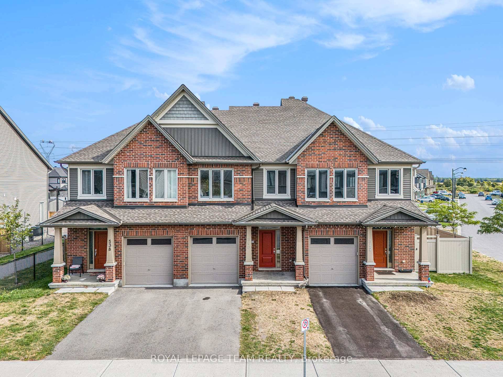 Vacant amp ; Move In Ready !