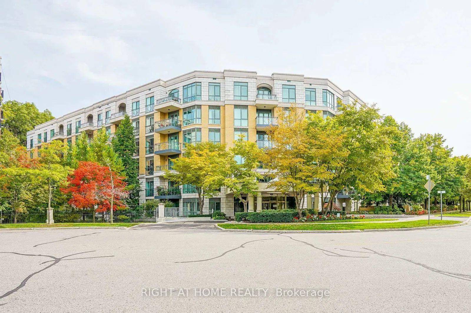 Highly Sought After Antiquary Condo In Hoggs Hollow Neighbourhood ; 6 storey Low Rise luxuryb Residence, Perfect For Families, Short Walk To York Mills Subway Station, Renowned Elementary amp ; ...