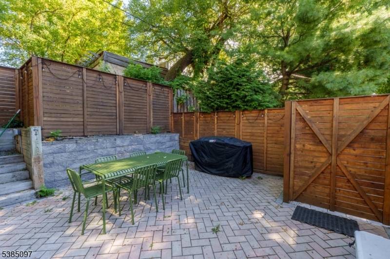 Montclair loft featuring soaring ceilings, 2 bedrooms, 1.