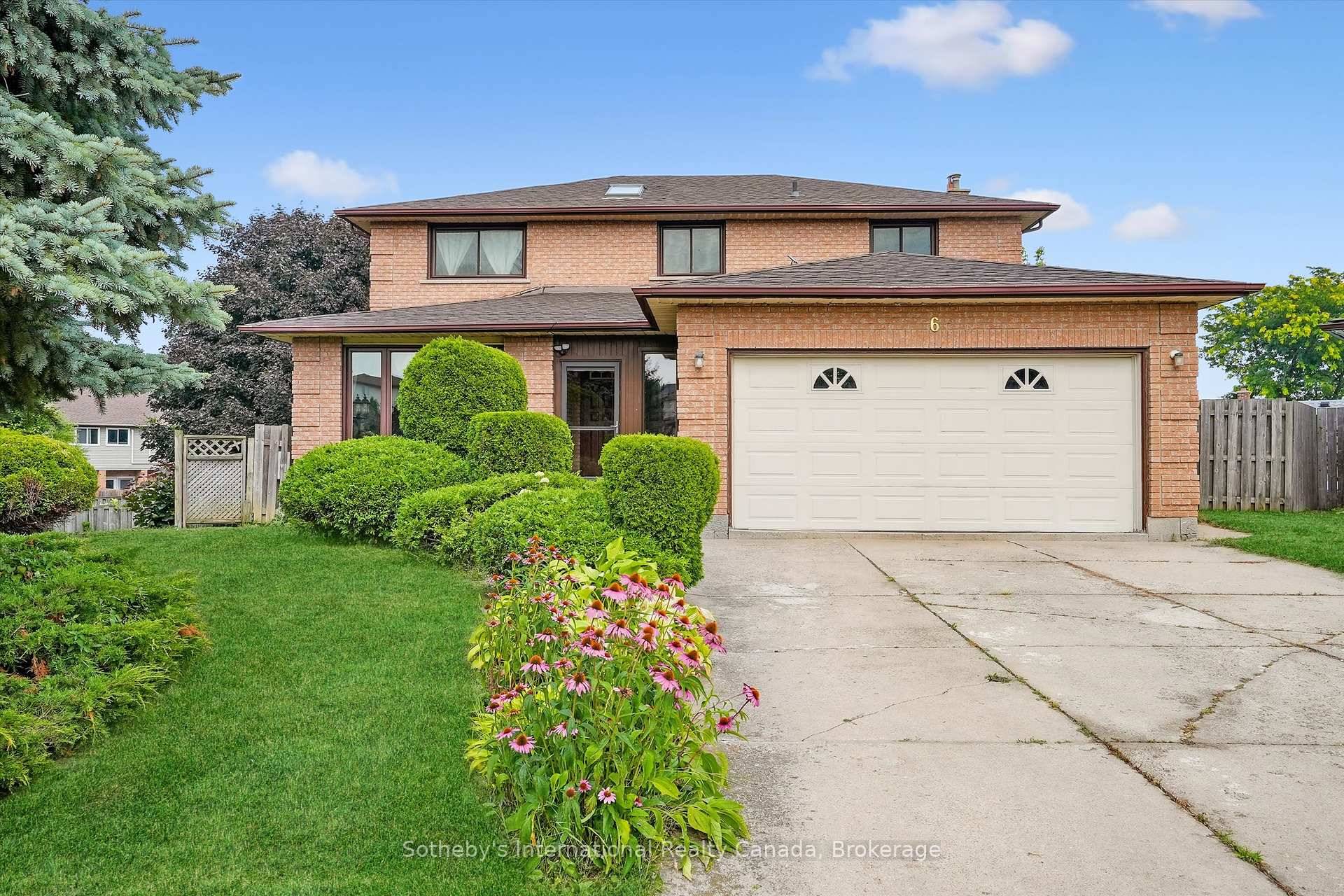 Welcome to 6 Windstar Placea rare and incredible end of court opportunity in one of Hamilton Mountains most desirable neighbourhoods.