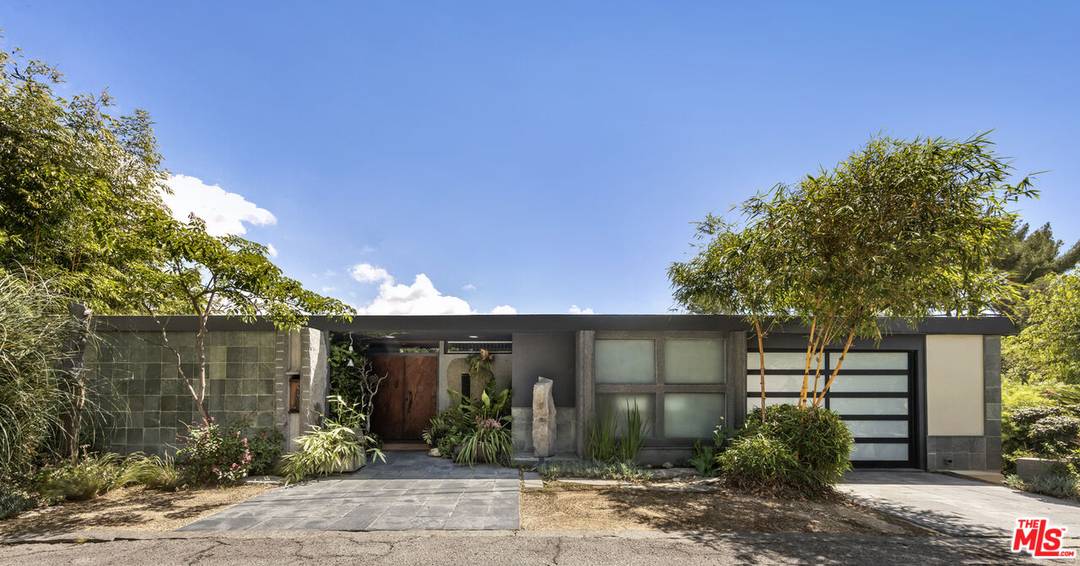 6190 Temple Hill Dr 2BR Hollywood Hills East La