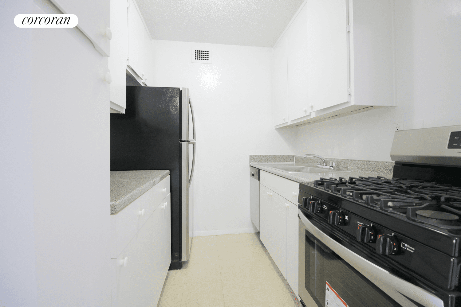 Situated in a high rise 24 hour attended lobby building, this home is a spacious studio apartment.