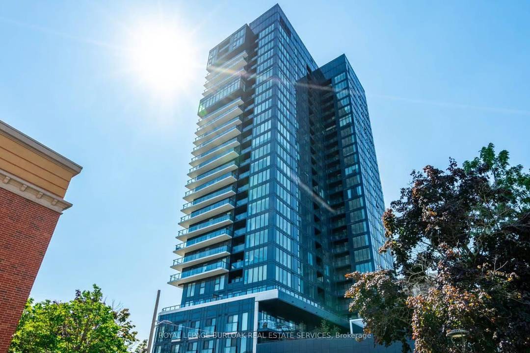 Stunning 1 bedroom, 1 bathroom unit available for lease immediately !