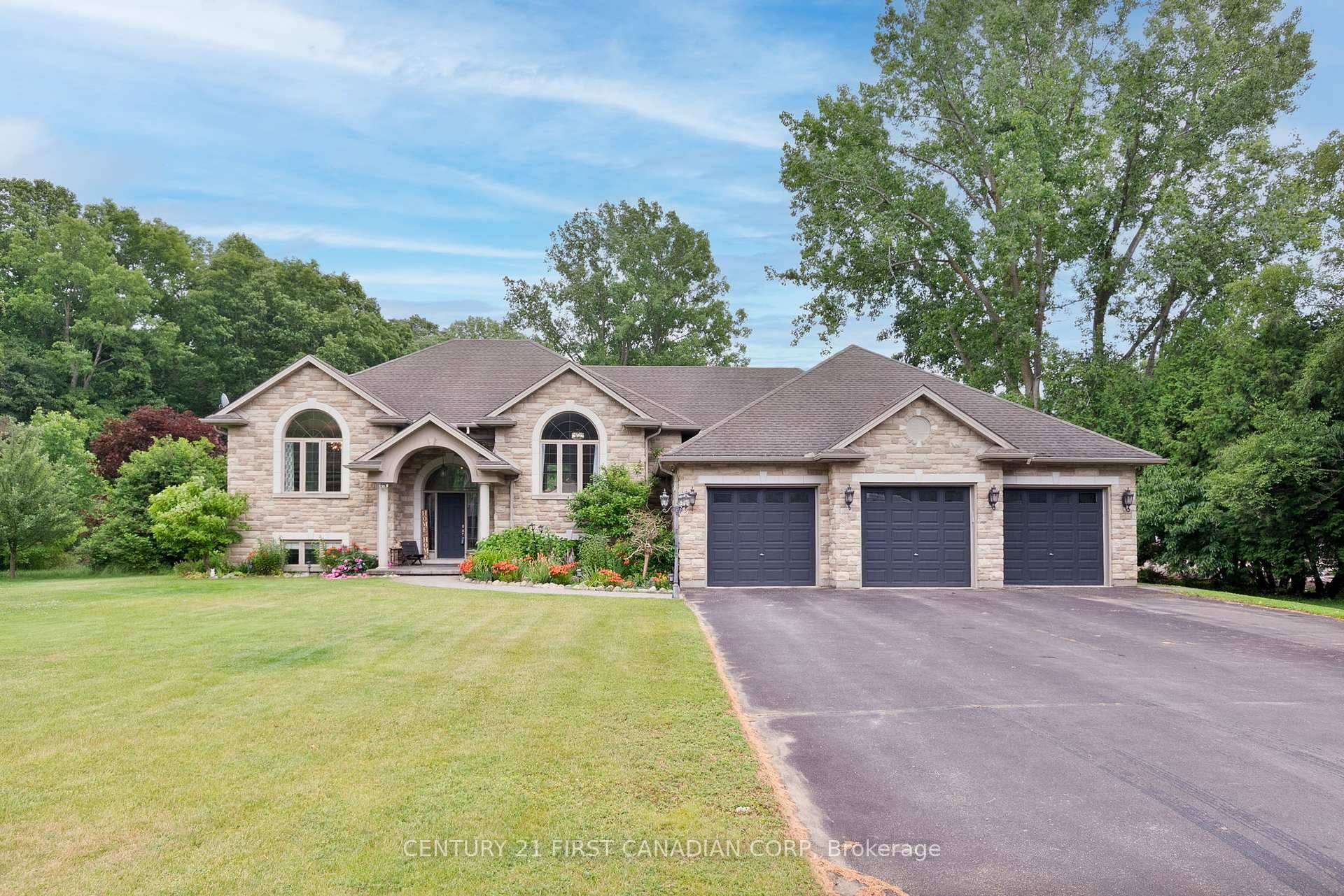 This is the executive country home that you've been waiting for.